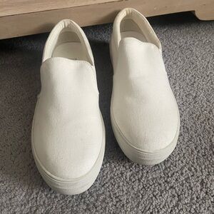 Steve Madden Gills White Canvas Low Platform Slip-On Sneaker (Women)